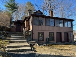 44 Goodwives River Rd in Darien, CT - Building Photo