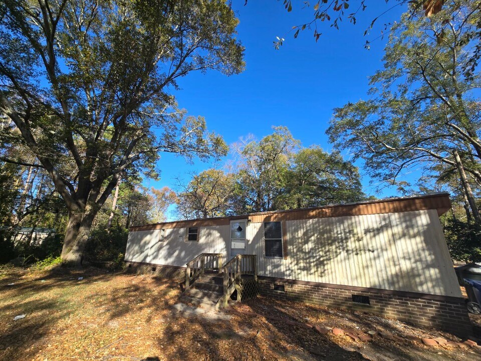 824 Rembrandt Dr in Fayetteville, NC - Building Photo