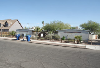 Adams Court Apartments in Tucson, AZ - Building Photo - Building Photo