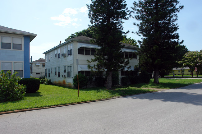 1717 5th St N in St. Petersburg, FL - Foto de edificio - Building Photo