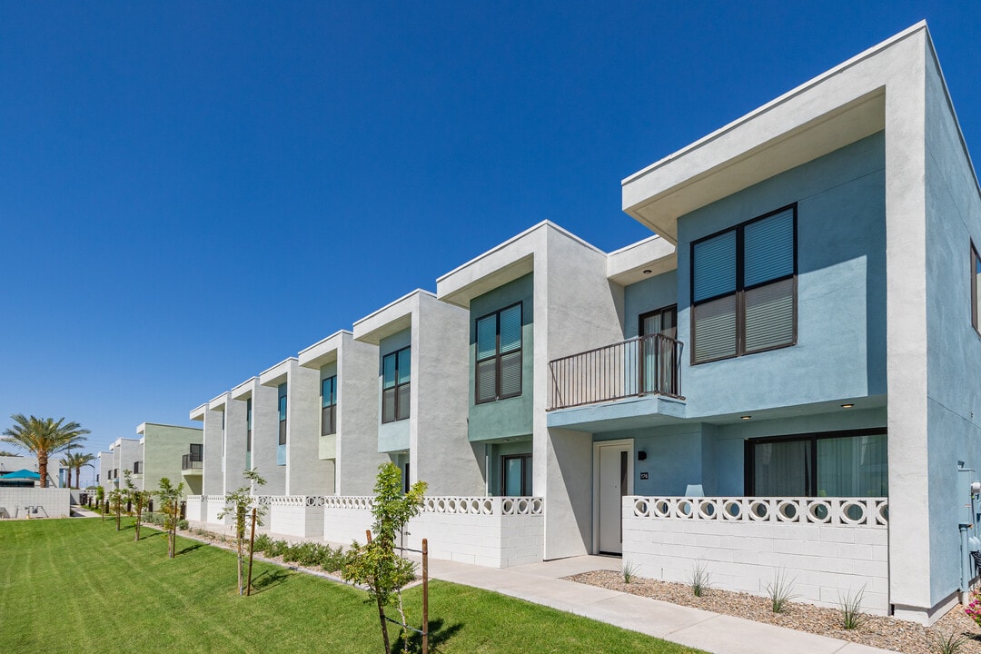 The Douglas in Goodyear, AZ - Foto de edificio