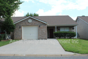 10008 Greylock Way in Knoxville, TN - Building Photo