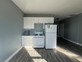 170 Fulton Ave, Unit 2 in Jersey City, NJ - Building Photo