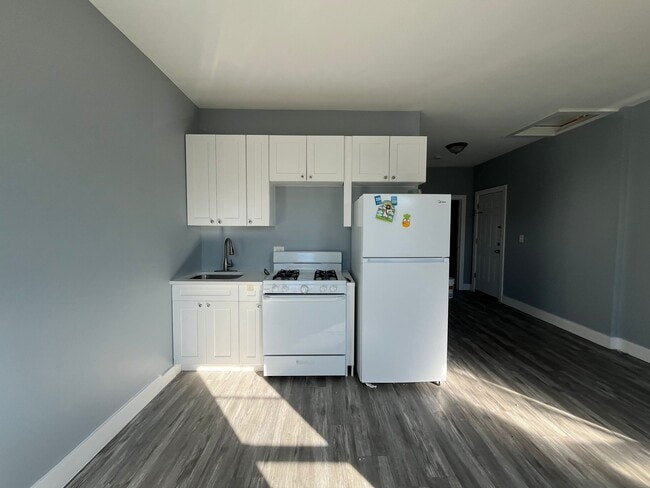 170 Fulton Ave, Unit 2