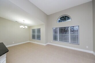 240 Satinwood Cir in Kissimmee, FL - Building Photo - Building Photo