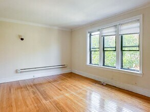 613 W Melrose St, Unit A2 in Chicago, IL - Building Photo - Building Photo