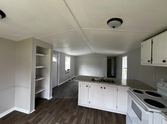 7017 Silver Lake Dr in Palatka, FL - Building Photo - Building Photo