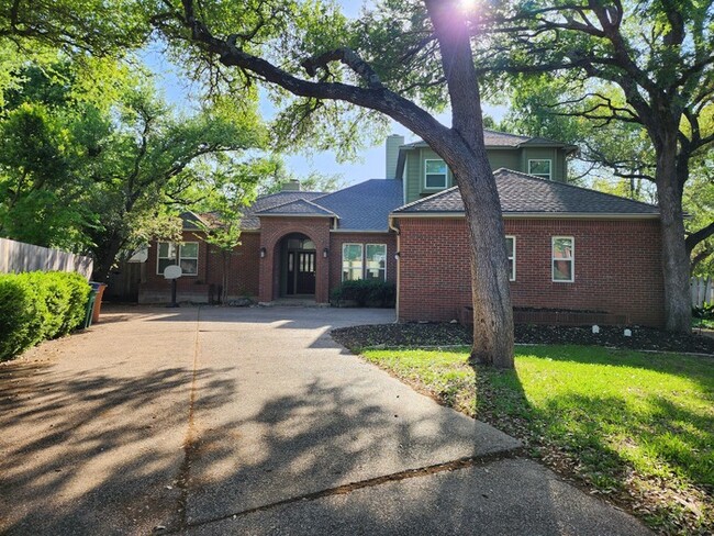 property at 7203 Desert Rose Cove