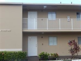 3041 W 76th St, Unit 00 in Hialeah, FL - Building Photo
