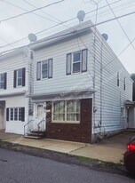 149 E Columbus Ave in Pittston, PA - Building Photo