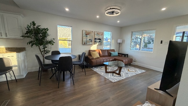 1557 W Dakota Ave in Denver, CO - Foto de edificio - Building Photo