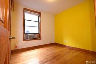 839 West End Ave in New York, NY - Building Photo - Building Photo