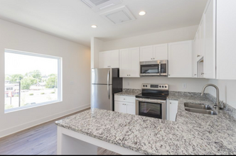 432 Murfreesboro Pike in Nashville, TN - Building Photo - Building Photo