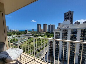 1925 Kalakaua Ave in Honolulu, HI - Building Photo - Building Photo