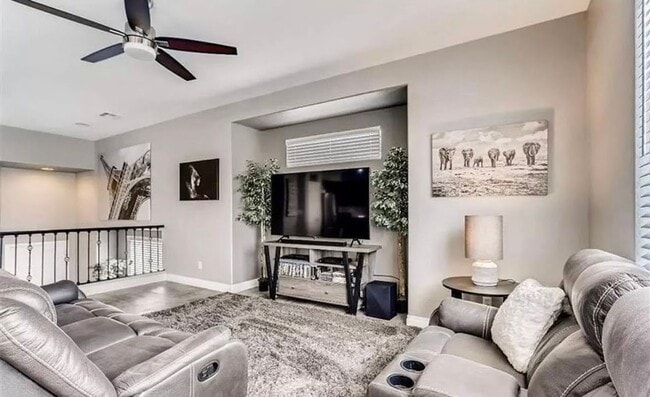 7036 Azure Beach St in Las Vegas, NV - Building Photo - Building Photo