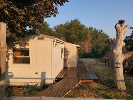 336 NW Cedar Pl in Pilot Rock, OR - Building Photo