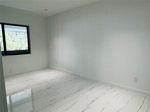 1155 102nd St, Unit 9 in Bay Harbor Islands, FL - Building Photo - Building Photo