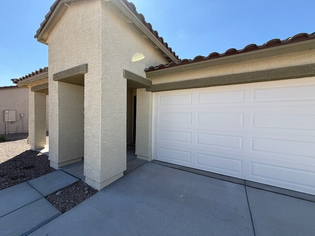 property at 729 Dylan Ct