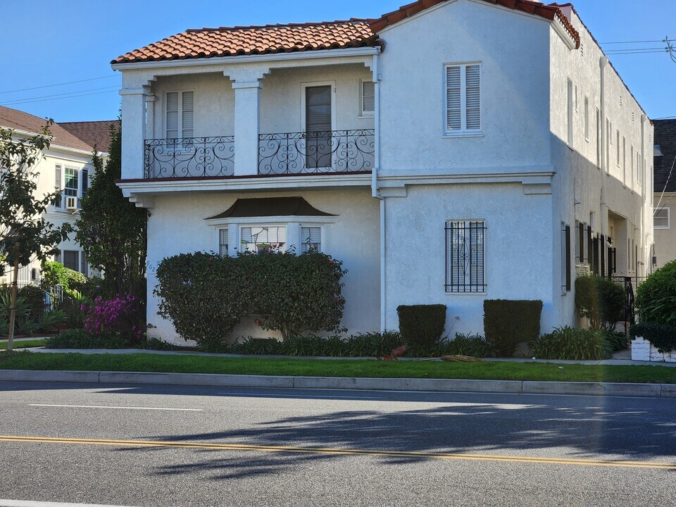 9620 W Olympic Blvd in Beverly Hills, CA - Building Photo