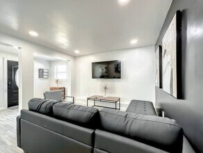 173 S Orange Ave in Orlando, FL - Building Photo - Building Photo