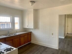 212 E O'Neil Ave in Fresno, CA - Building Photo - Building Photo