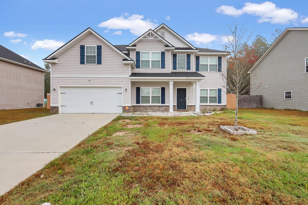 12 Trask Cir in Hinesville, GA - Building Photo