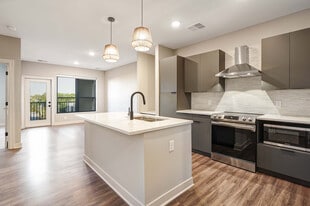 Green|House Short North in Columbus, OH - Building Photo