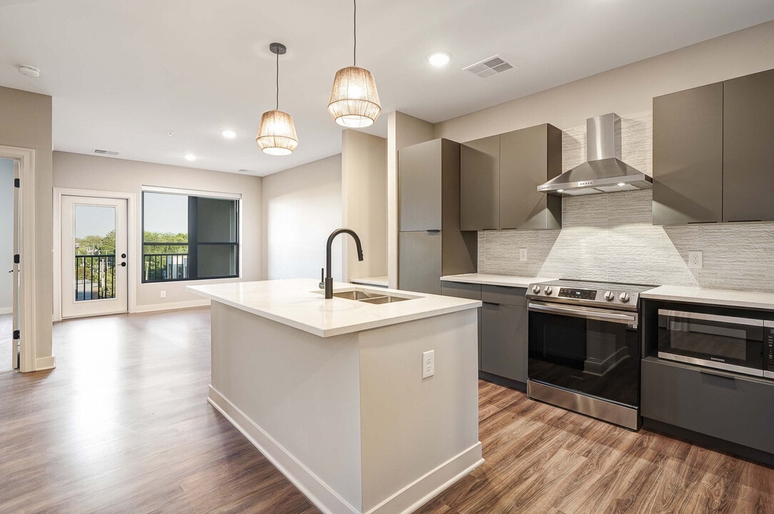 Green|House Short North in Columbus, OH - Building Photo