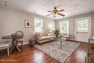 1591 Belmar Dr in Louisville, KY - Building Photo - Building Photo