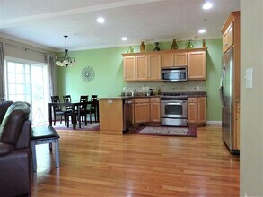 24 Autumn Ln, Unit 24 in Northborough, MA - Building Photo - Building Photo