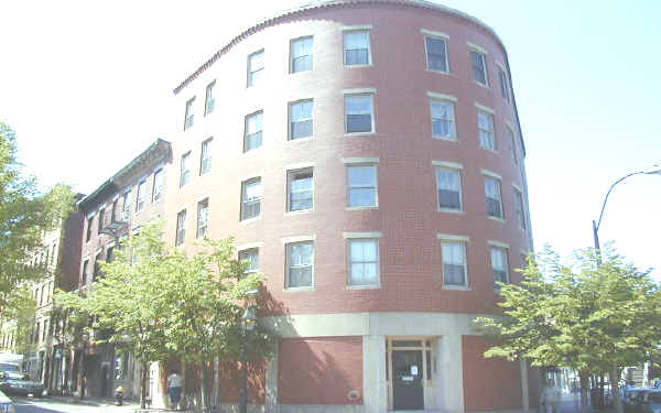 100 W Cedar St in Boston, MA - Foto de edificio - Building Photo
