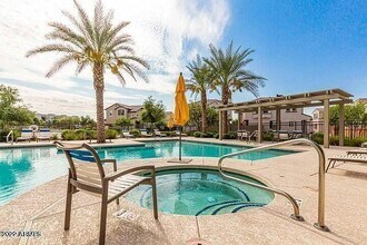 17243 N 10th St in Phoenix, AZ - Building Photo - Building Photo