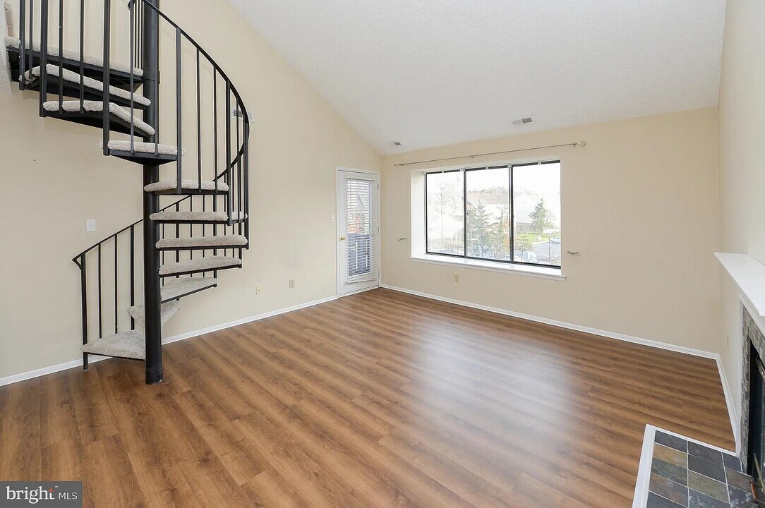 5415 Aberdeen Dr in Mount Laurel, NJ - Foto de edificio