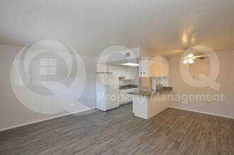 3004 E Waltann Ln in Phoenix, AZ - Foto de edificio - Building Photo