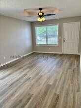 503 NE Austin St in Oak Grove, MO - Building Photo - Building Photo