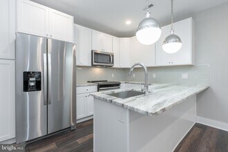 45 W Haines St, Unit 402 in Philadelphia, PA - Building Photo - Building Photo