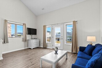 216 Double Eagle Dr in Myrtle Beach, SC - Foto de edificio - Building Photo