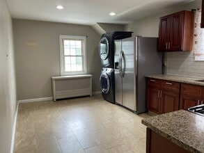 450 Fern Ave, Unit 2 in Lyndhurst, NJ - Building Photo - Building Photo