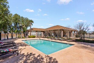 Bent Tree Apartments in San Angelo, TX - Building Photo