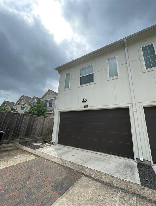 1606 Westside Gardens Ln in Houston, TX - Building Photo