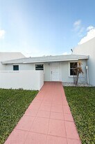 10385 SW 209th Ln in Cutler Bay, FL - Building Photo