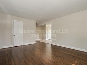 6827 Woodstream Dr in Charlotte, NC - Building Photo - Building Photo