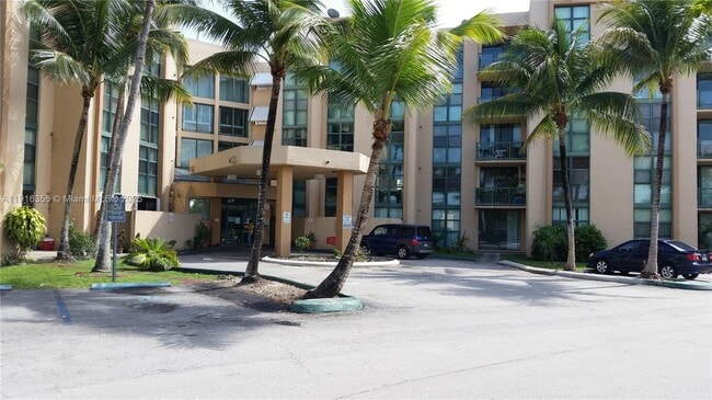 2075 SW 122nd Ave in Miami, FL - Foto de edificio - Building Photo