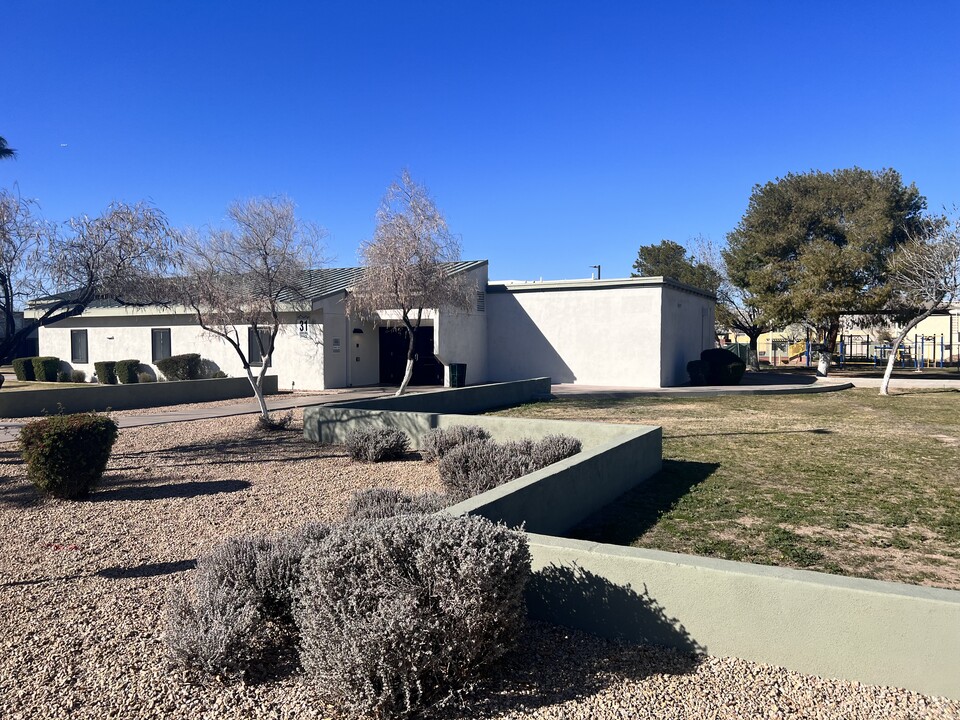Foothills Village in Phoenix, AZ - Building Photo