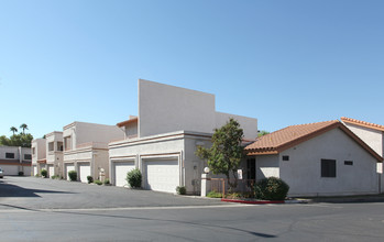 Por Of Fountain Shadows in Glendale, AZ - Building Photo - Building Photo