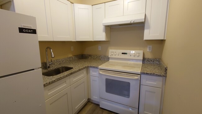 18 S Forklanding Rd, Unit 18 South in Maple Shade, NJ - Building Photo - Building Photo