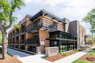 Logan Square Apartments in Denver, CO - Building Photo - Building Photo