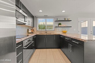 6909 E Osborn Rd in Scottsdale, AZ - Building Photo - Building Photo