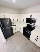 5541 NW Miami Ct in Miami, FL - Building Photo - Building Photo