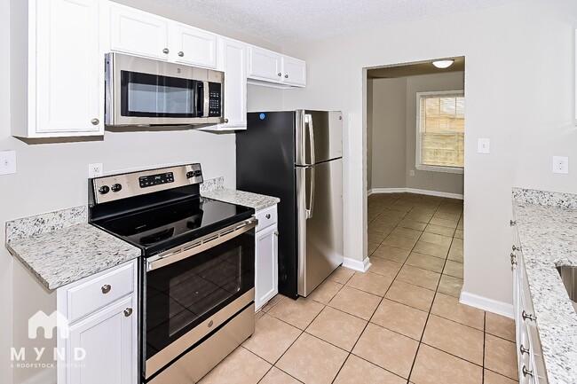 7792 Lowrance Rd in Memphis, TN - Building Photo - Building Photo